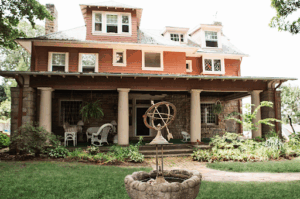 Brownsville Road House exterior