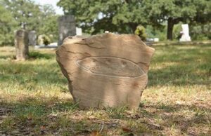 The grave marker that was in the Aurora Cemetery taken in 2012. Courtesy of Lori Martin and TexasEscapes.com *